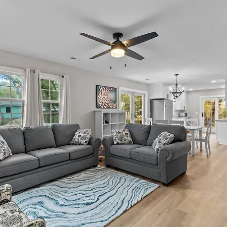 The Blue Wave Quiet & Cozy Beach Retreat